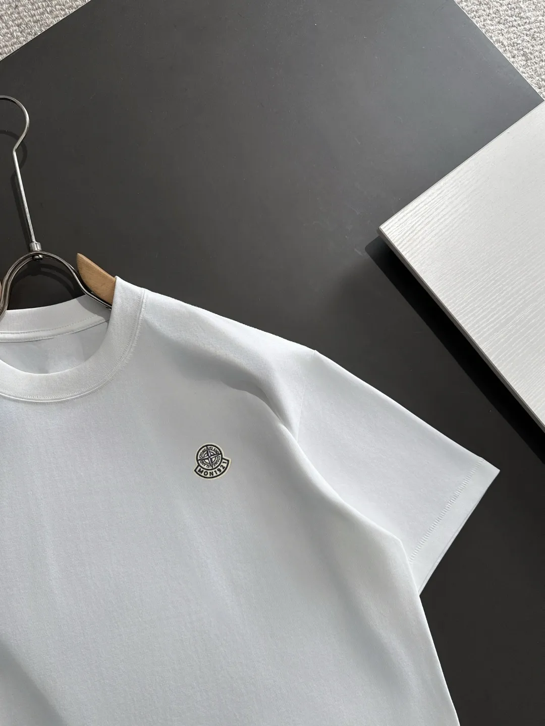 Next day shipping P460 Stone lsland/stone island high quality 2025 spring and summer new casual heavy industry suit exclusively developed by yb! High quality production! Imported custom-made fabrics for foreign orders, with high breathability and comfort, impeccable details, brand element design concept, delicate and soft feel! It presents a casual cut and the upper body shape is great! On sale simultaneously on the official website! From a high-end men's positioning brand, the low-key luxury taste is irresistible! Exquisite workmanship and impeccable quality! The overall style is simple, fashionable and timeless, fully meeting the requirements of stylish and tasteful dressing! Size: S-XXL